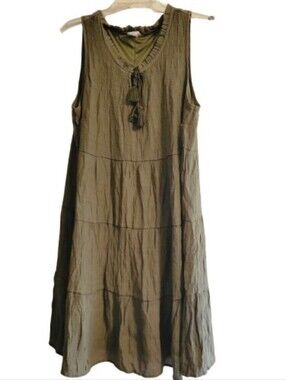 Naif Women Sleeveless Tiered Dress in Olive Green Size 1X